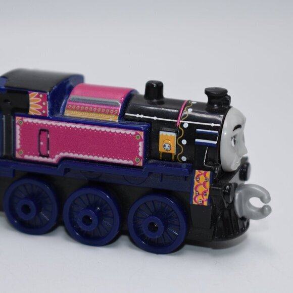 Ashima - Thomas & Friends Adventures Die-Cast Train Tank Engine Toy Figure 2015 - Picture 8 of 9